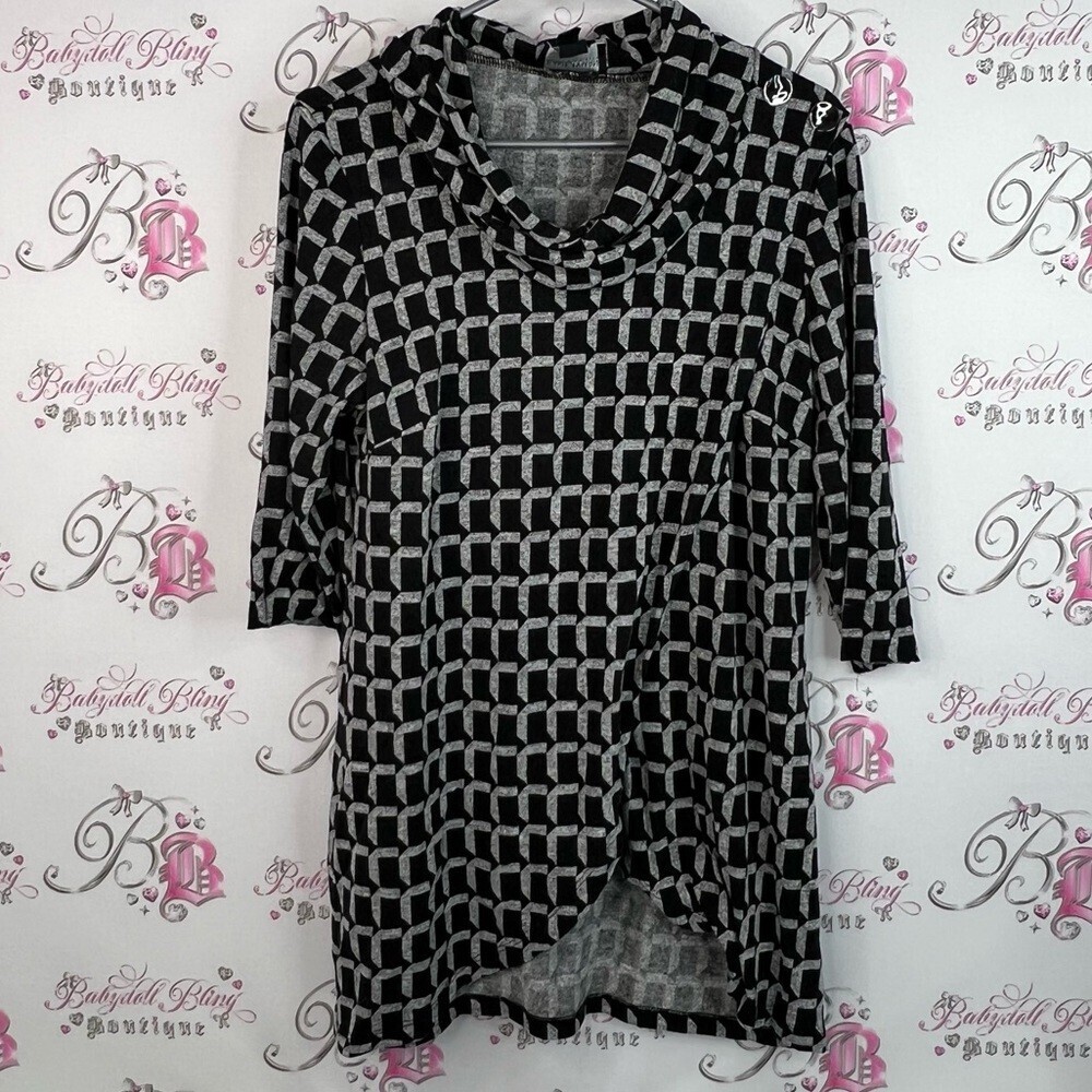 Frank Lyman Design dress or long shirt cowl neck Black and White Patterned Tunic